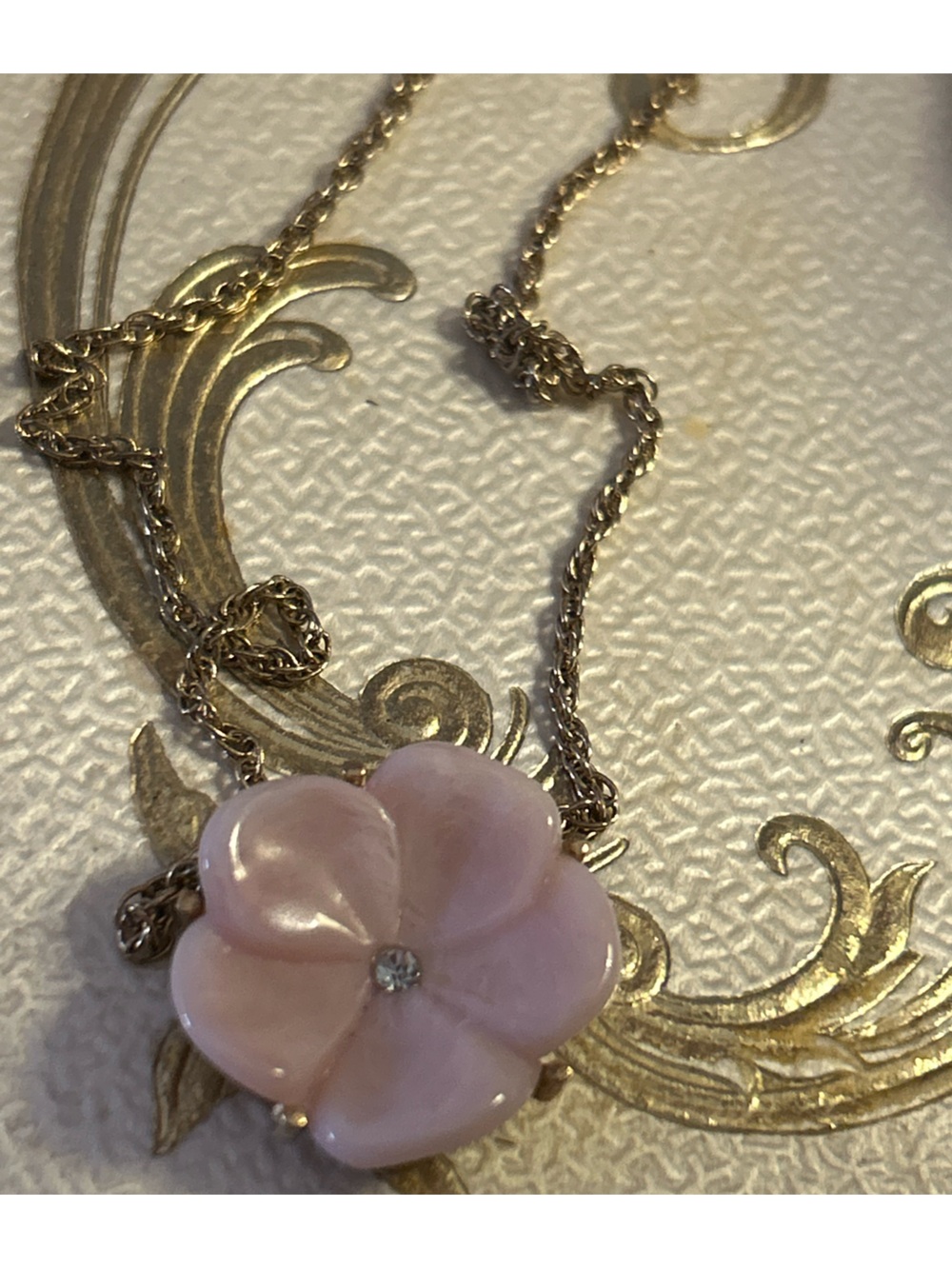 Vintage Avon Pink Flower Pendant Necklace Gold Tone delicate Chain 16”